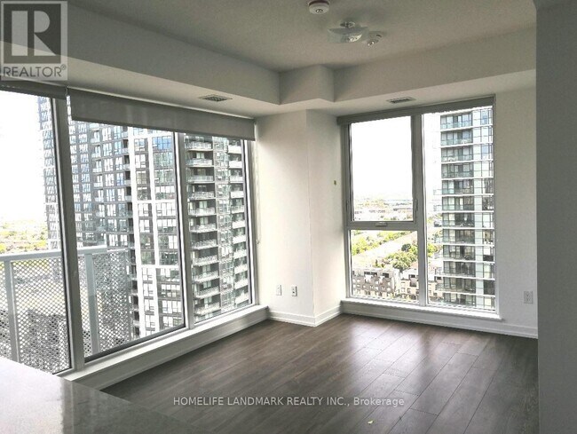 Photo du bâtiment - 4065 Confederation Pkwy