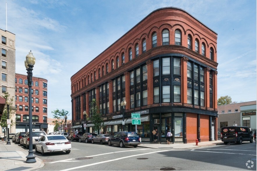 145 Munroe St, Lynn, MA 01901 Apartments in Lynn, MA