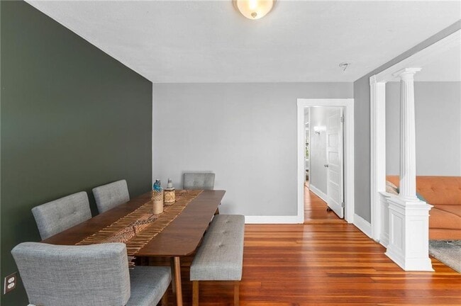 Building Photo - 360 Weeden St