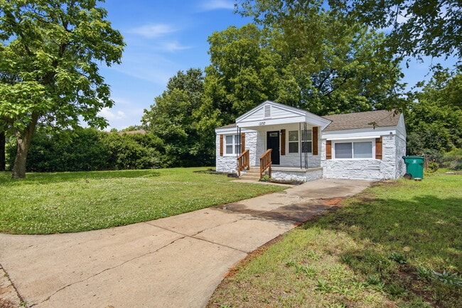 Building Photo - 1237 Staton Dr