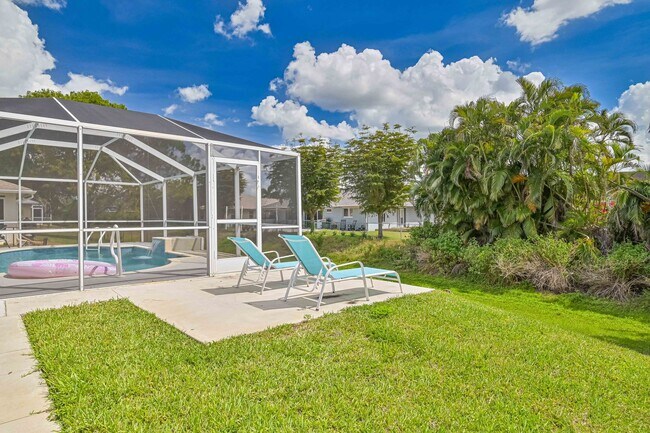 Foto del edificio - ** 3 bed + Den, 2 Bath.....POOL HOME in Sa...