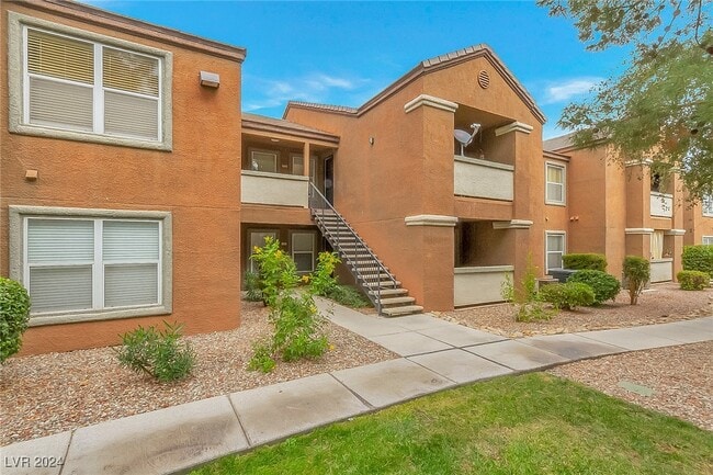 Building Photo - 555 E Silverado Ranch Blvd