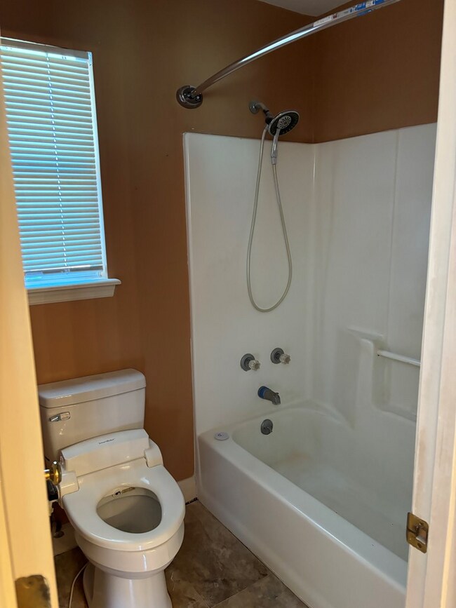 Foto del edificio - 170 Springlake Dr