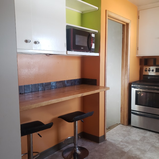 Building Photo - 4335 S 50th St