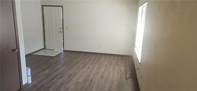 Building Photo - 635 Whitham Ave