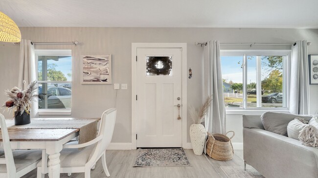 Photo - Cozy Remodeled 3/2 in North Orlando! Available February 2026! House