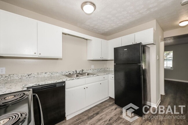 Foto del edificio - 3514 Creekview Pl