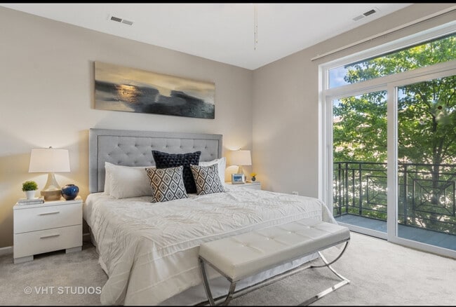 Building Photo - 1421 S Halsted St