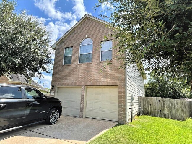Building Photo - 9010 Clearwood Landing Blvd