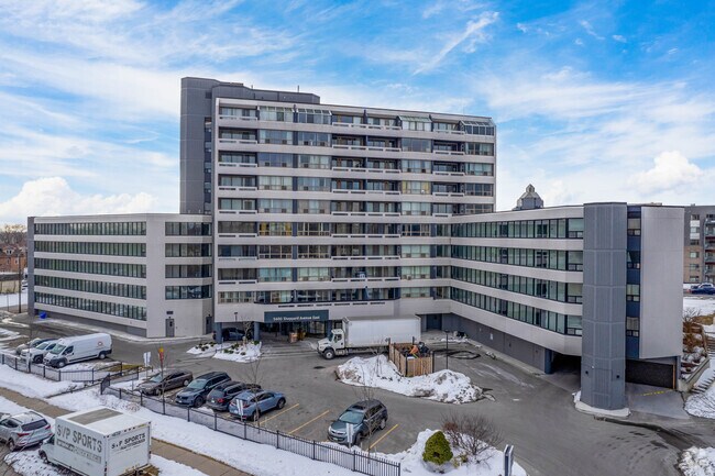 Photo du bâtiment - 5600 Sheppard Avenue East