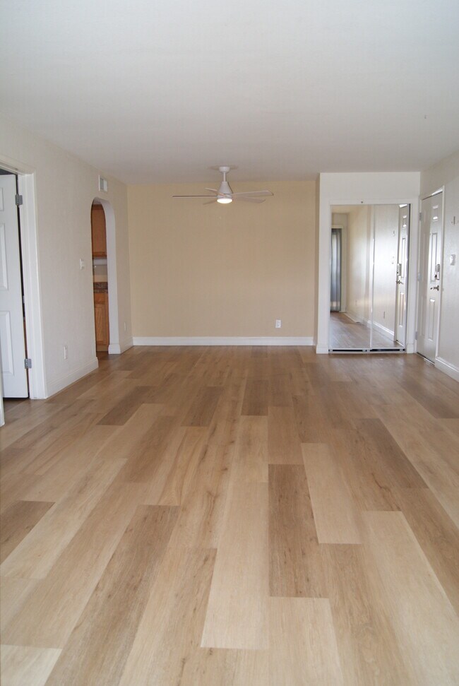 Foto del edificio - 3825 E Camelback Rd