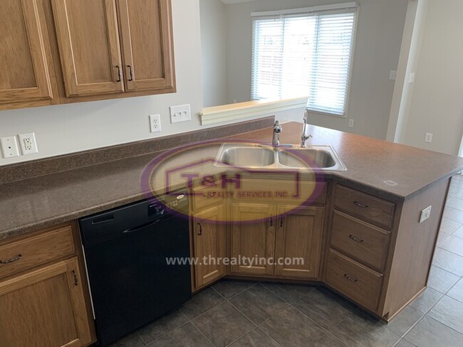 Building Photo - Great Home off Morse Reservoir in Cicero!