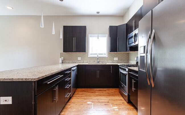 Foto del edificio - 3138 N Sawyer Ave