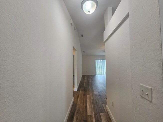 Building Photo - 308 Highland Meadows Dr