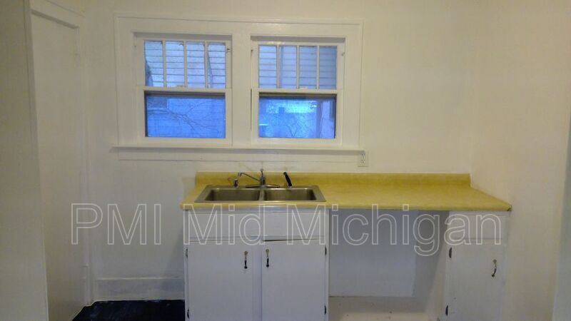 Building Photo - 1445 E Kearsley St