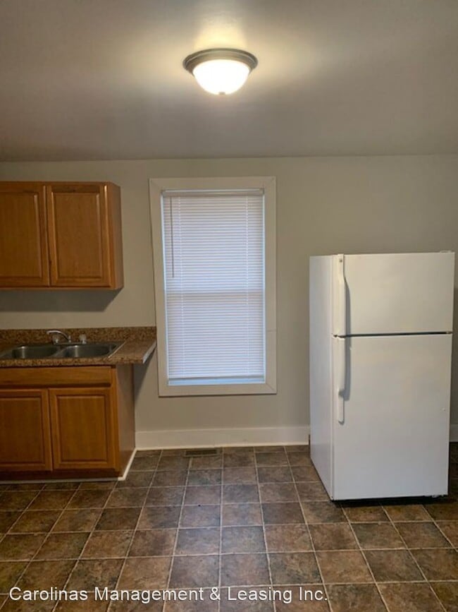 Building Photo - 2 br, 1 bath House - 322 10th Street