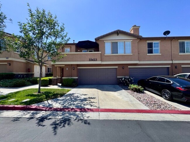 Building Photo - Upgraded 2 bedroom Condo  for LEASE in the...