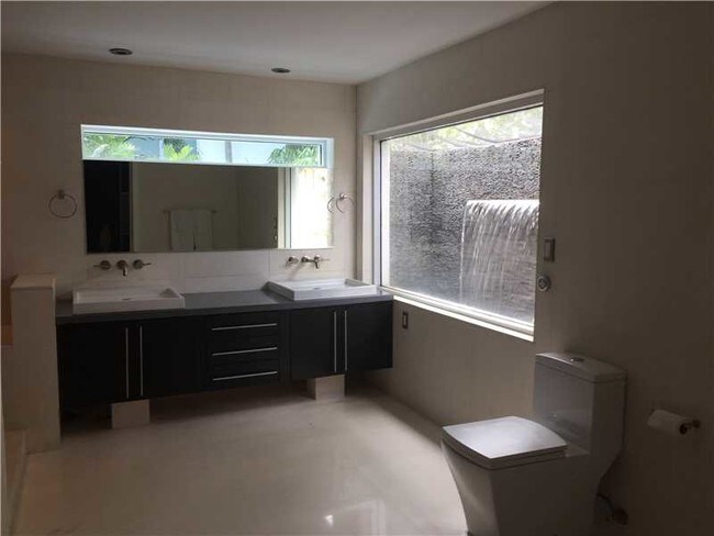 Foto del edificio - 4763 Alton Rd