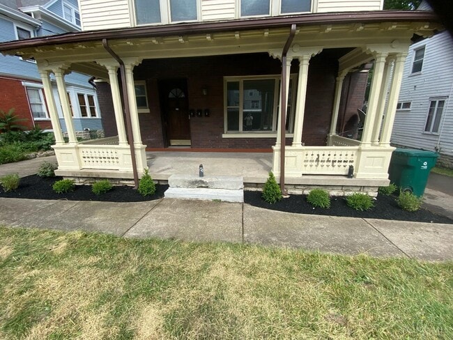 Foto del edificio - 2218 Highland Ave