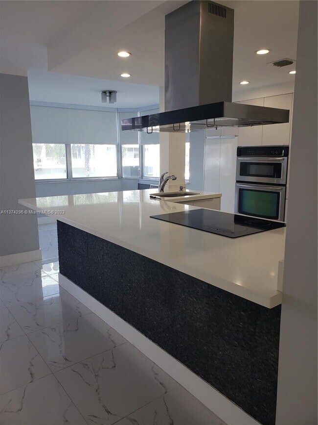 Foto del edificio - 16565 NE 26th Ave