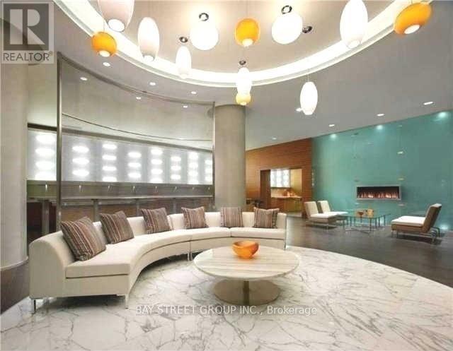 Building Photo - 135 Village Green Square