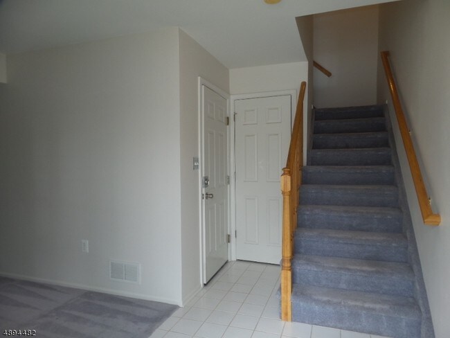 Building Photo - 304 Mercer Ct