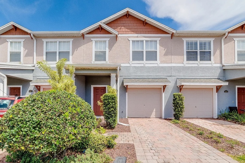 Foto principal - 831 Pine Pointe Ln