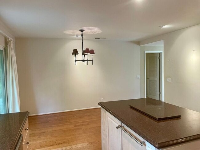 Building Photo - Carpinteria 3 Bedroom House - Available Au...