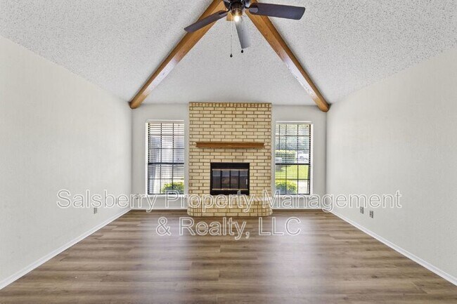 Building Photo - 2209 St Vincent Ct