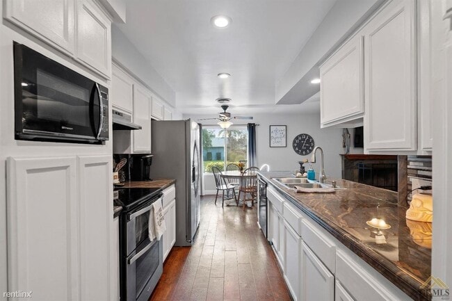 Building Photo - 3 br, 2 bath House - 6408 Pigott Ct