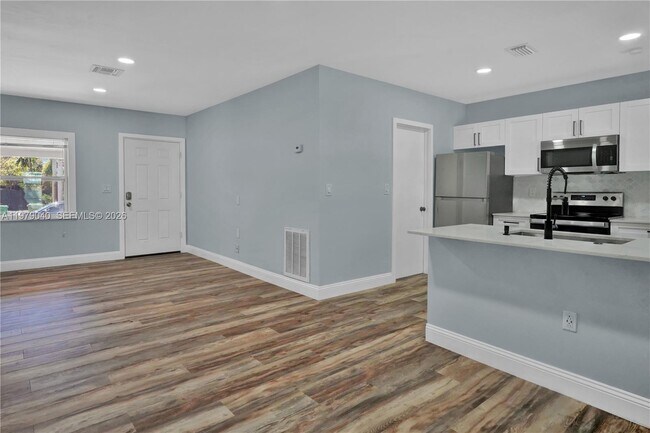 Foto del edificio - 607 SW 9th St