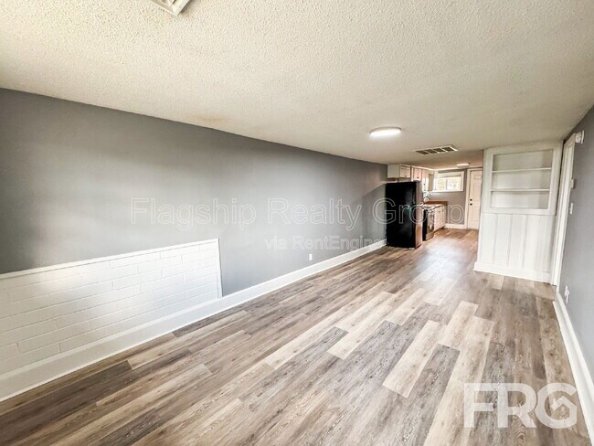 Building Photo - 600 Howell St