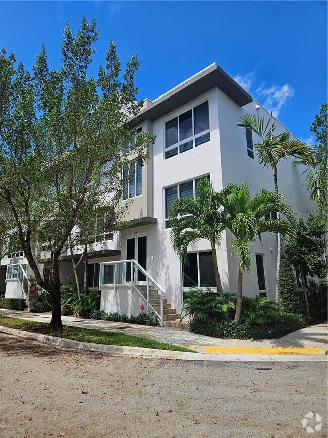 Building Photo - 6670 NW 105th Ct