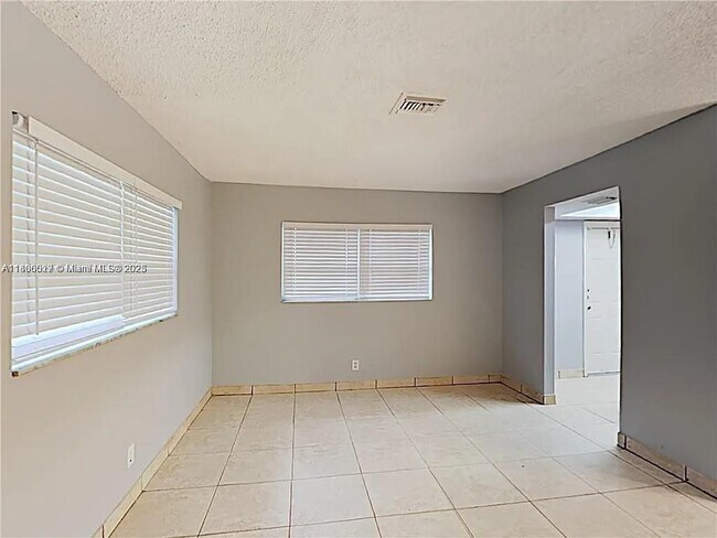 Building Photo - 1001 SW 80th Ave