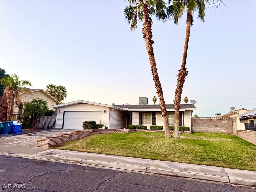 Building Photo - 4452 E El Cebra Way