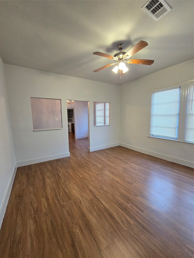 Building Photo - 6910 Avenue K