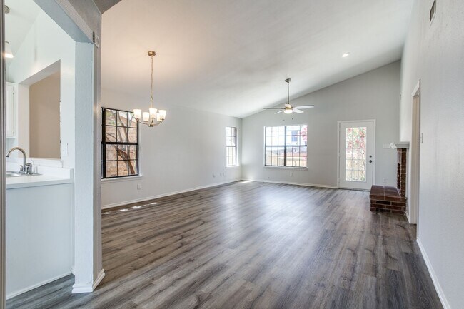 Foto del edificio - Great Entertaining Spaces!