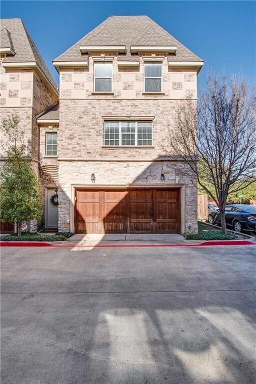Foto del edificio - 2700 Club Ridge Dr