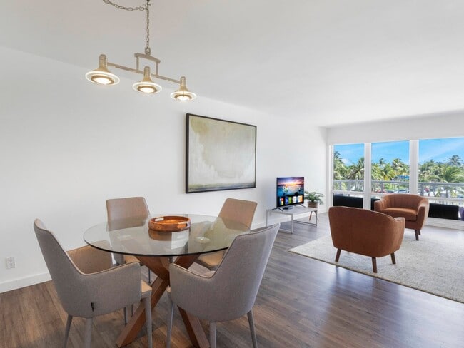 Building Photo - 111 N Pompano Beach Blvd