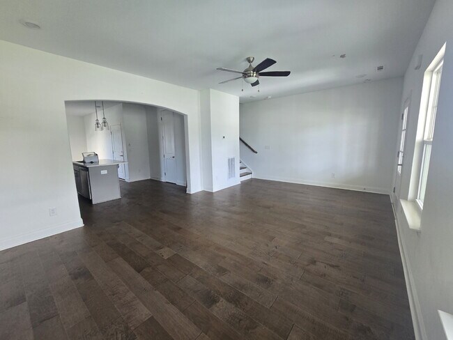 Building Photo - 927 Nance Ln