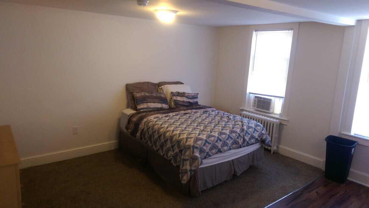 Primary Photo - 122 West Main Street, Unit 122-1