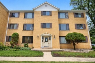 Building Photo - 9375 Hamilton Ct