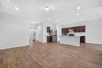 Building Photo - 2330 Georgina Falls Dr