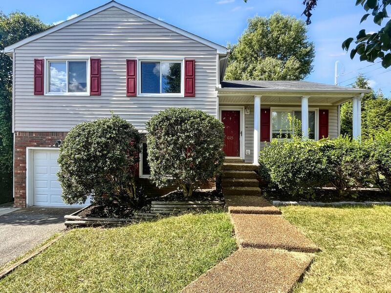 Primary Photo - 615 Meadowview Dr