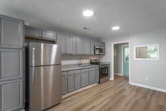 Building Photo - 2703 E 25th St