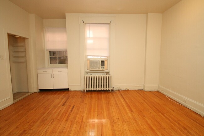 Building Photo - 1715 Spruce St