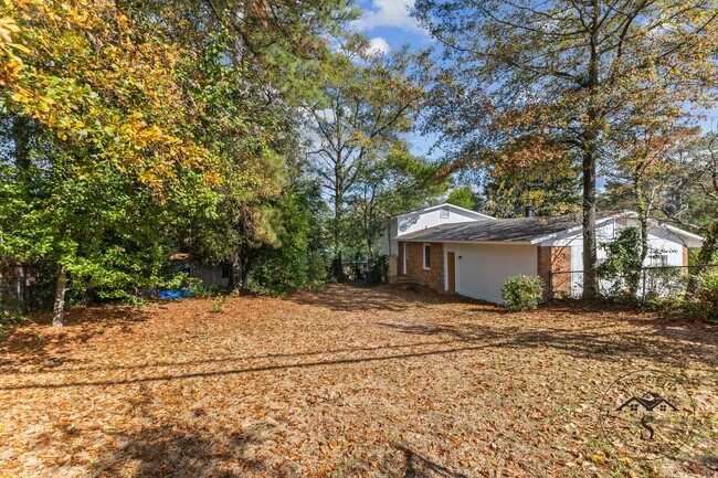 Foto del edificio - 5511 Canberra Ave