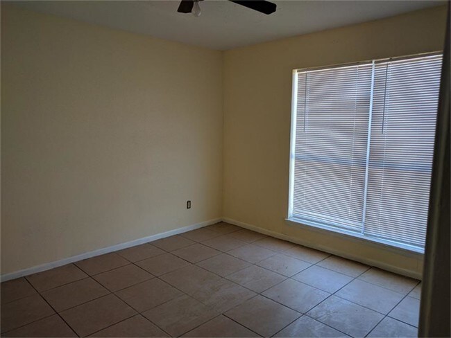 Building Photo - 4029 Briar Hollow Dr