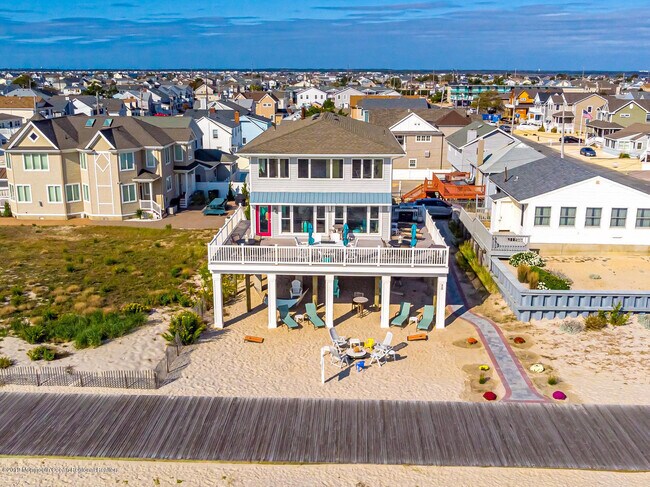 Building Photo - 2102 Oceanfront