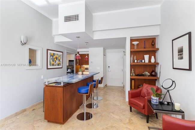 Foto del edificio - 6917 Collins Ave